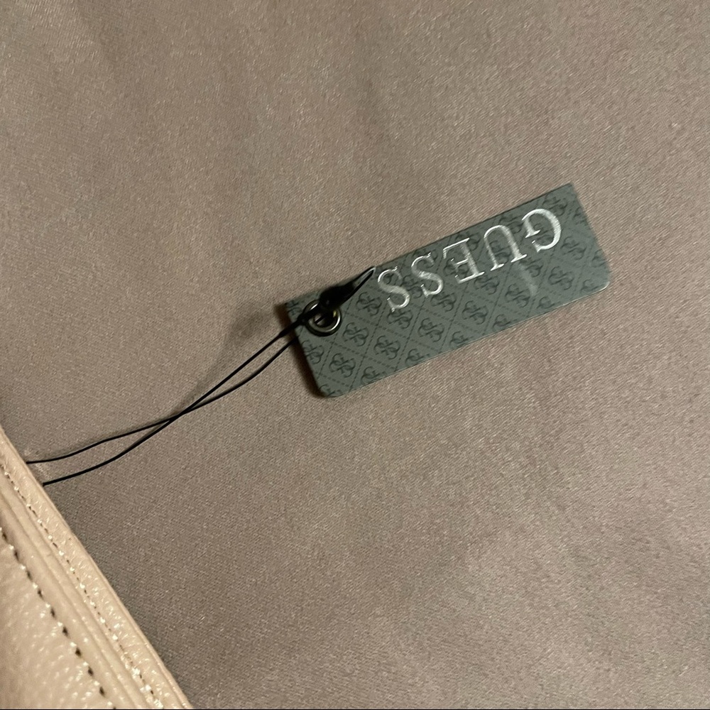 Guess Wallet - Picture 3 of 5